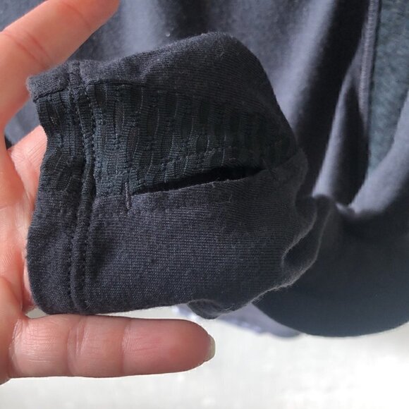 Under Armour Mesh Running Long Sleeve Top Size Small - Picture 5 of 11